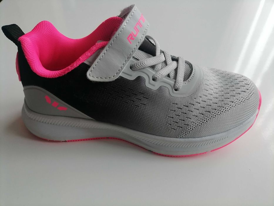 Маратонки за момиче