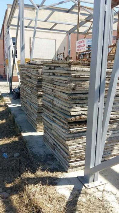 Метални кофражни платна  -2 лв.