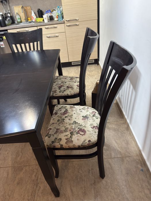 Маса за хранене със шест стола