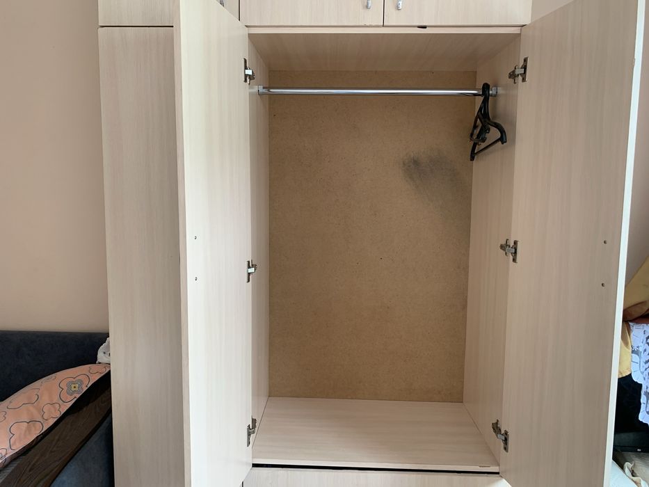 шкаф с зеркалом ))