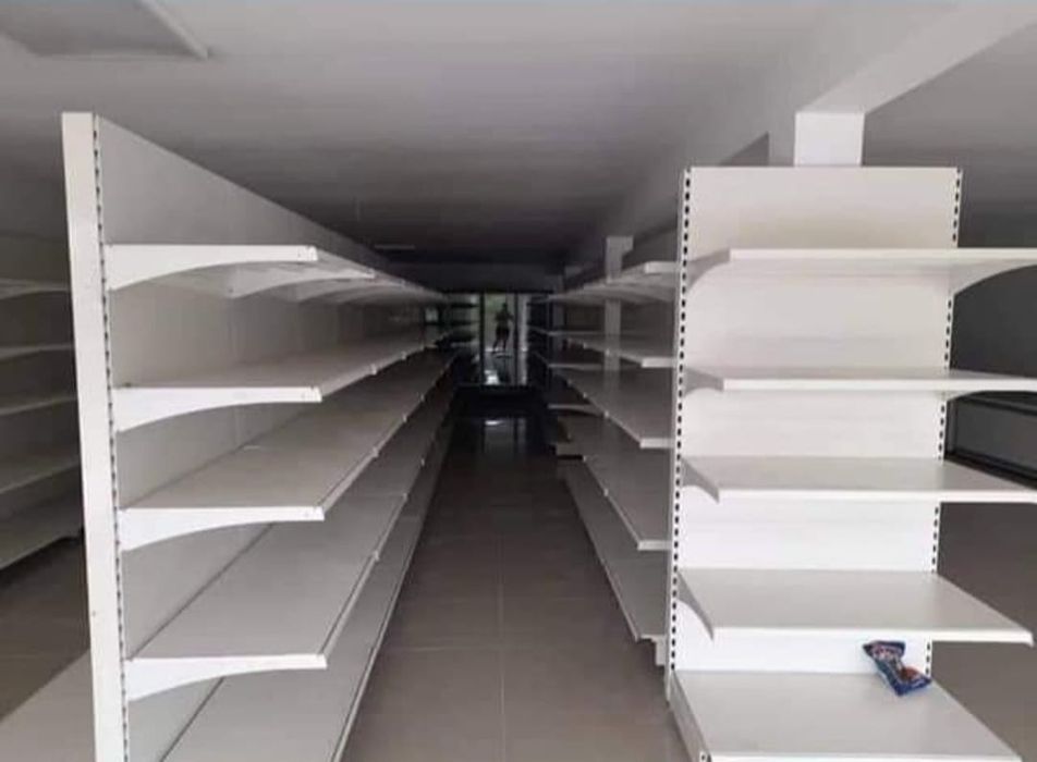 Rafturi pentru magazin