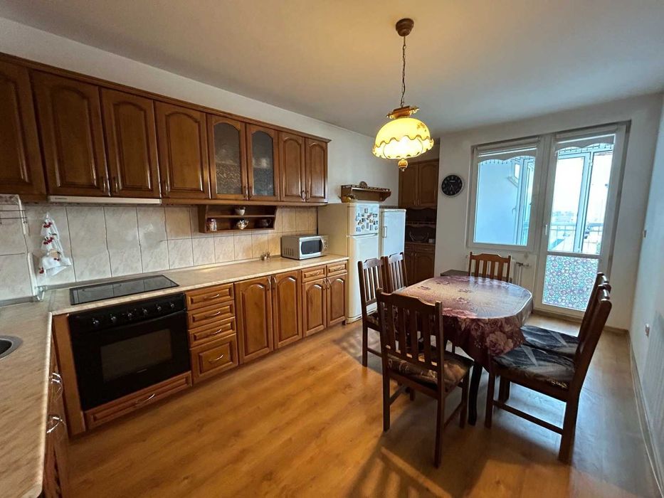 Дава се под наем Тристаен апартамент в София, Стрелбище - 110 кв.м за 750 € - Снимка #1