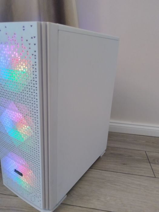 Vând PC gaming bun