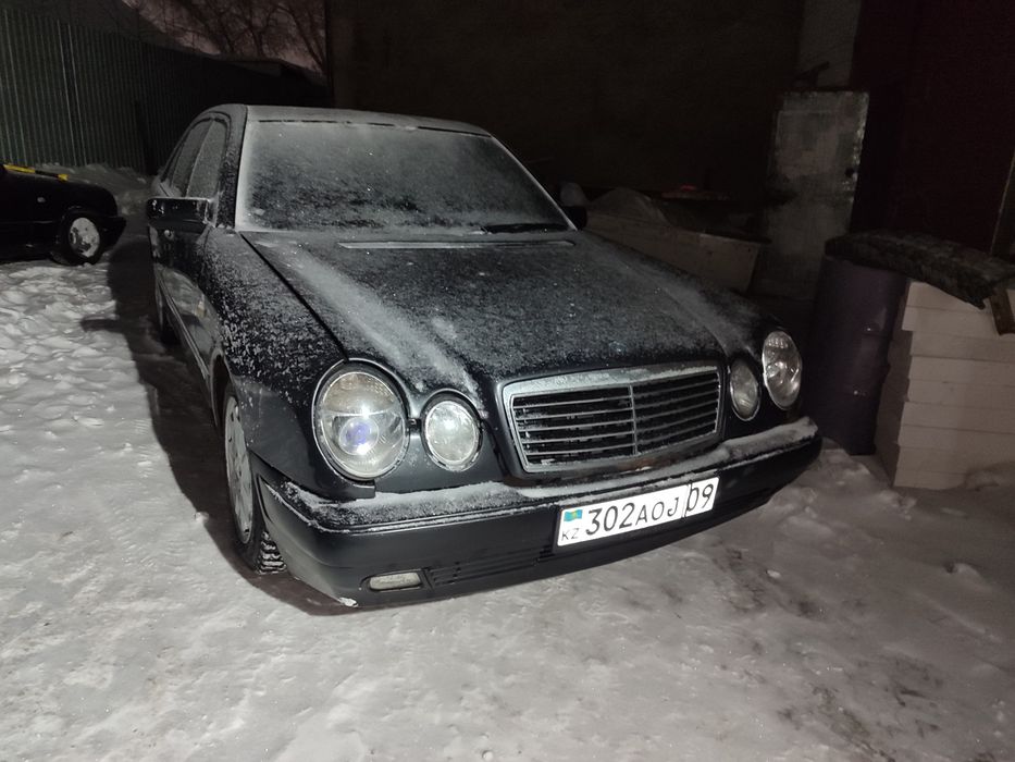 Запчасти на Мерседес W210 лупар