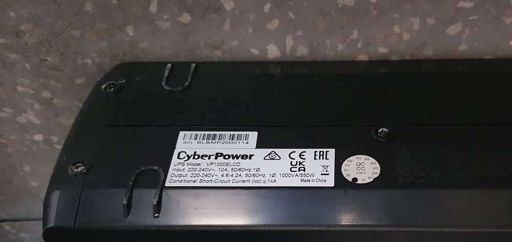 UPS CyberPower VP1000ELCD 1000VA/550W, LCD, AVR – stare f buna