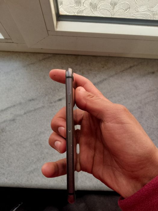 Iphone 8 zur ogan odam baraka topadi