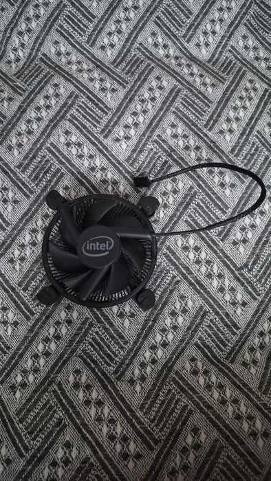 Боксовый кулер intel