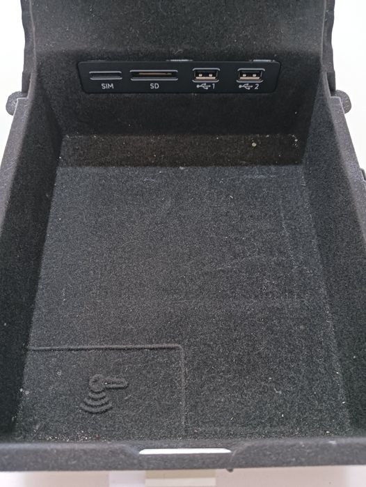 Compartiment Depozitare /Usb/Sd/Sim Audi A6 C8, 4A2 2018 - > 2.0 40 Td
