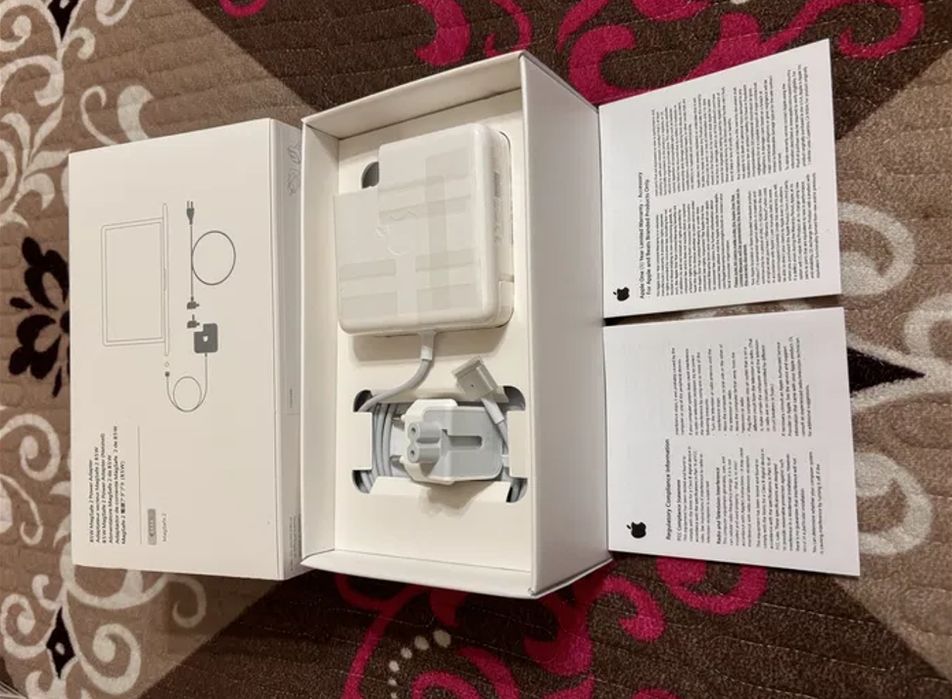 от MacBook 45W - зарядка, блок питания, щнур для макбука..