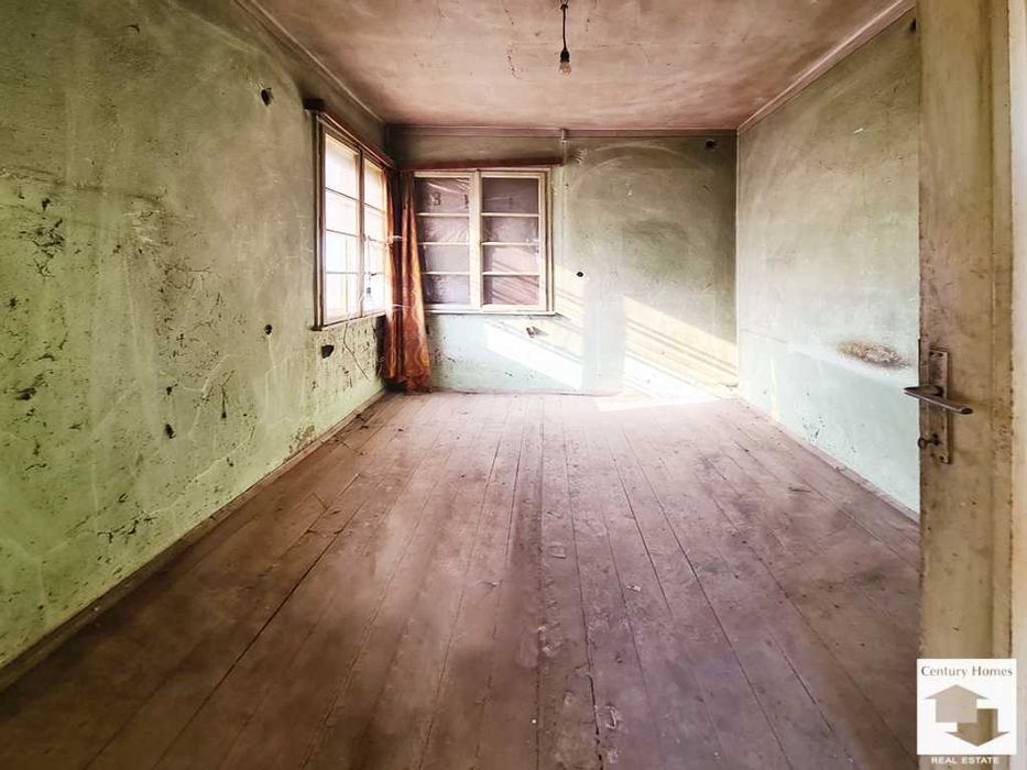 120353 Къща с гараж и просторен двор в с. Драганово, Велико Търново