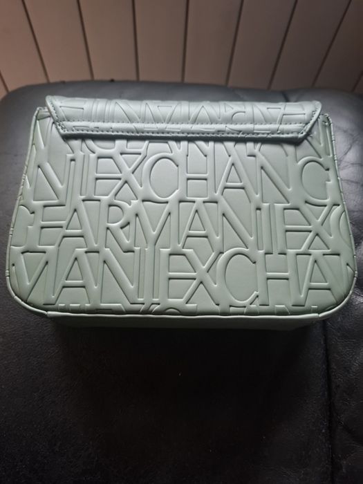 Нова чанта наarmani exchange  не е ползвана