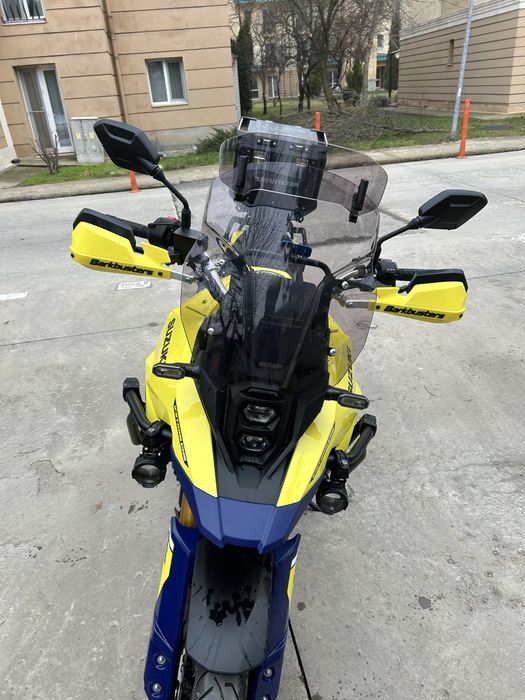 Suzuki V-Strom 800DE 2023 – Echipare Premium (~3.000€ accesorii)