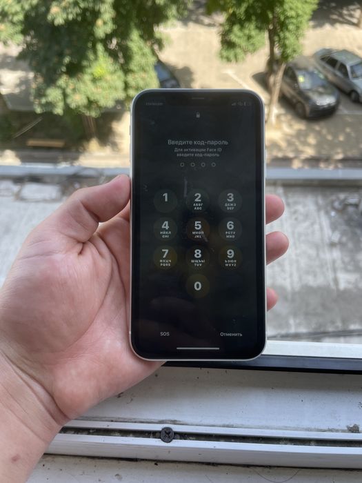 Iphone 11 64 …..