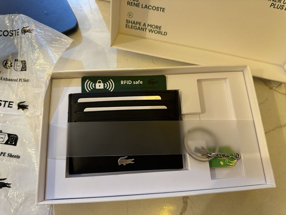 Продам картхолдер Lacoste оригинал!