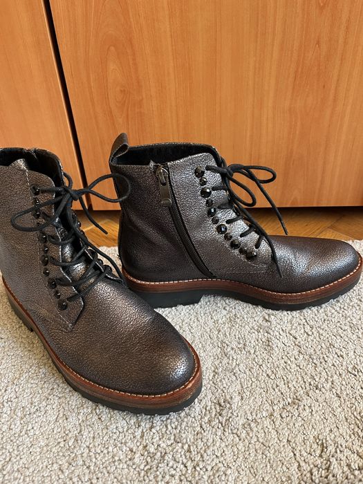 Боти и ботуши.