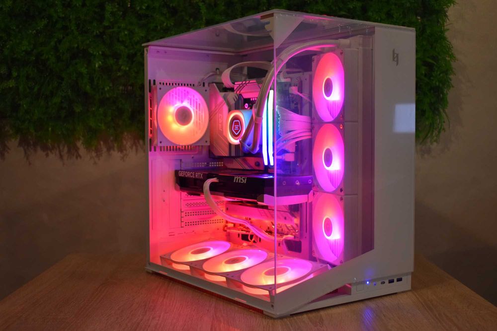 Геймърски Компютър Ryzen 7 9800x3d | RTX 5080 | 32GB RAM | 1TB Gen5 Ssd |