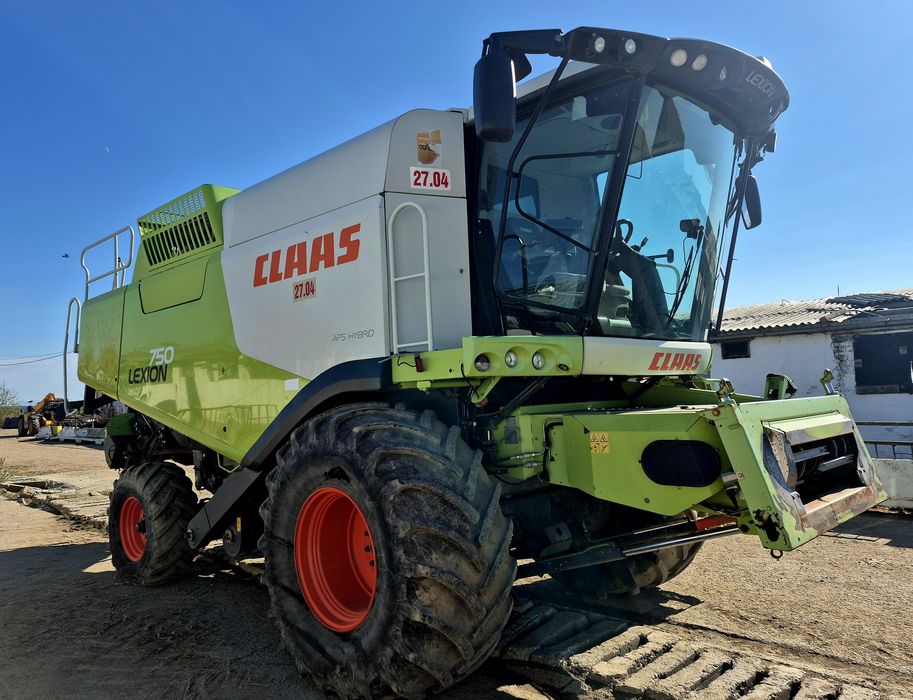 Vând combină Claas lexion 750