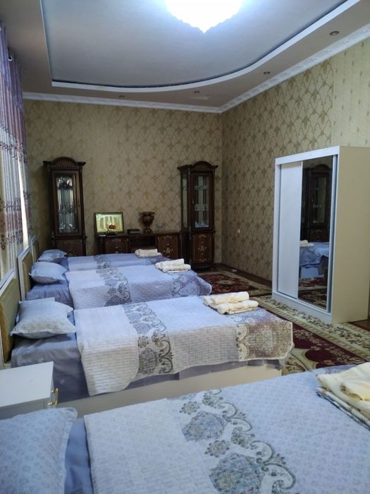 Yashash va biznes uchun hovli sotiladi