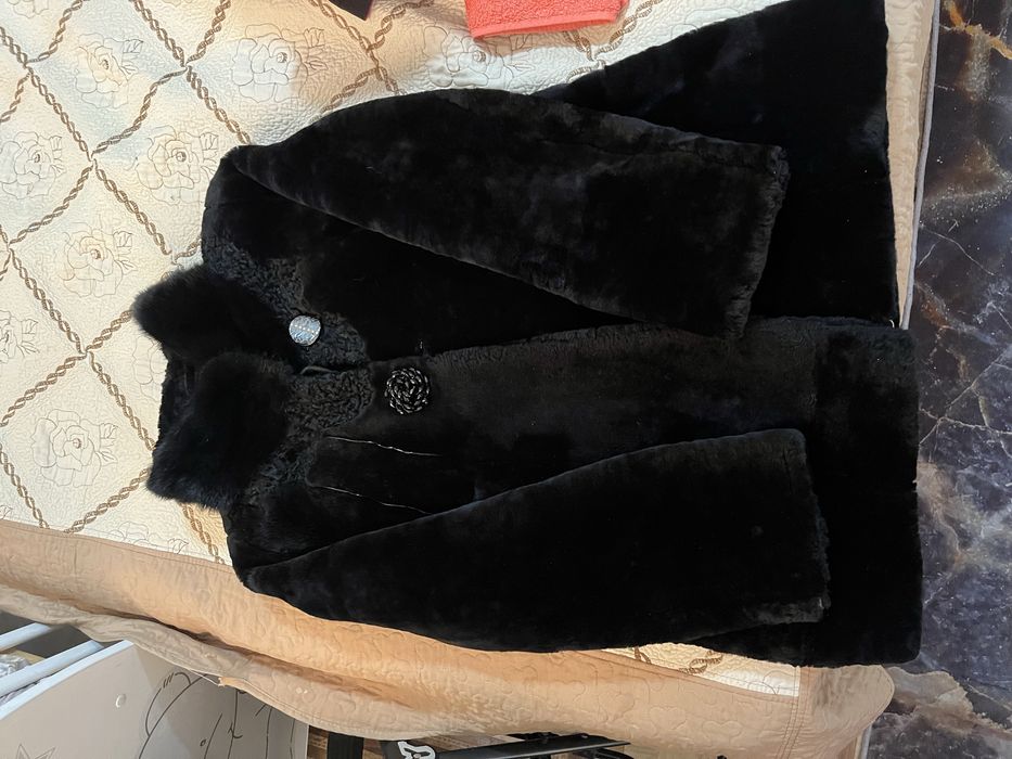 Продам шубу мутон воротник норка
