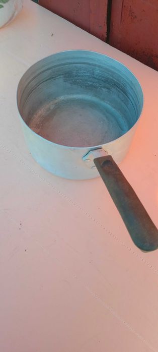 Кастрюли разные б/у