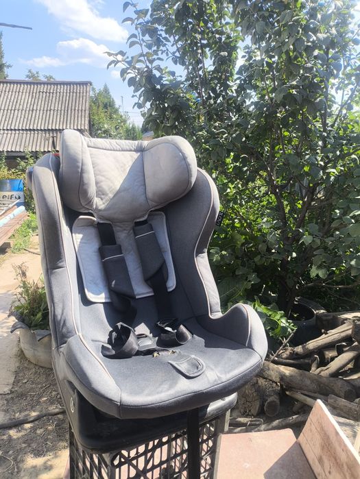 Автокресло и безкаркасное автокресло