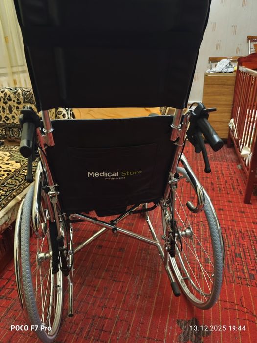 Продам инвалидную коляску