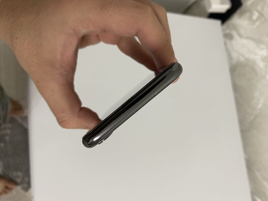 Продам айфон XR буу