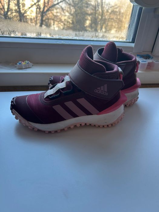 Детски зимни обувки adidas traxion 32 номер