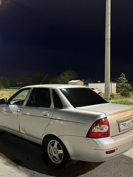 Продам машину Lada Priora 2011