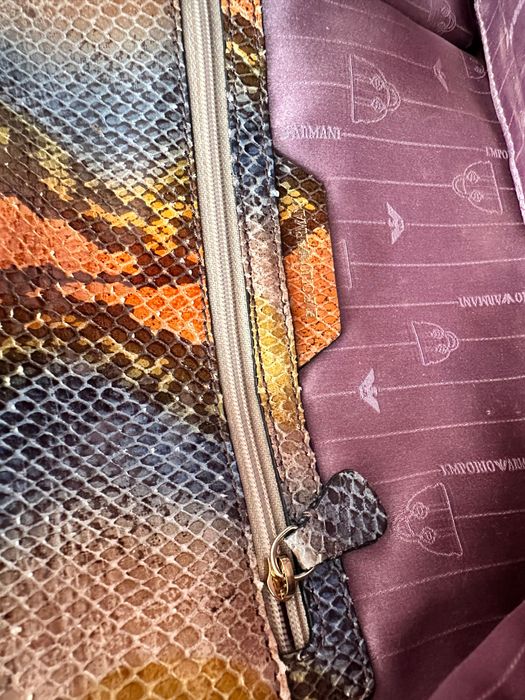 Чанта Armani в змийска шарка