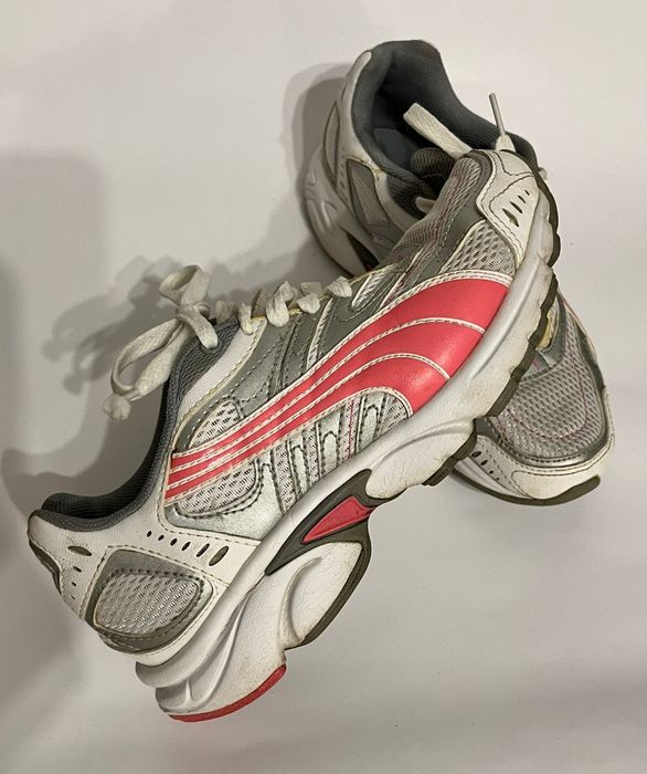 Adidasi puma mărimea 35.5