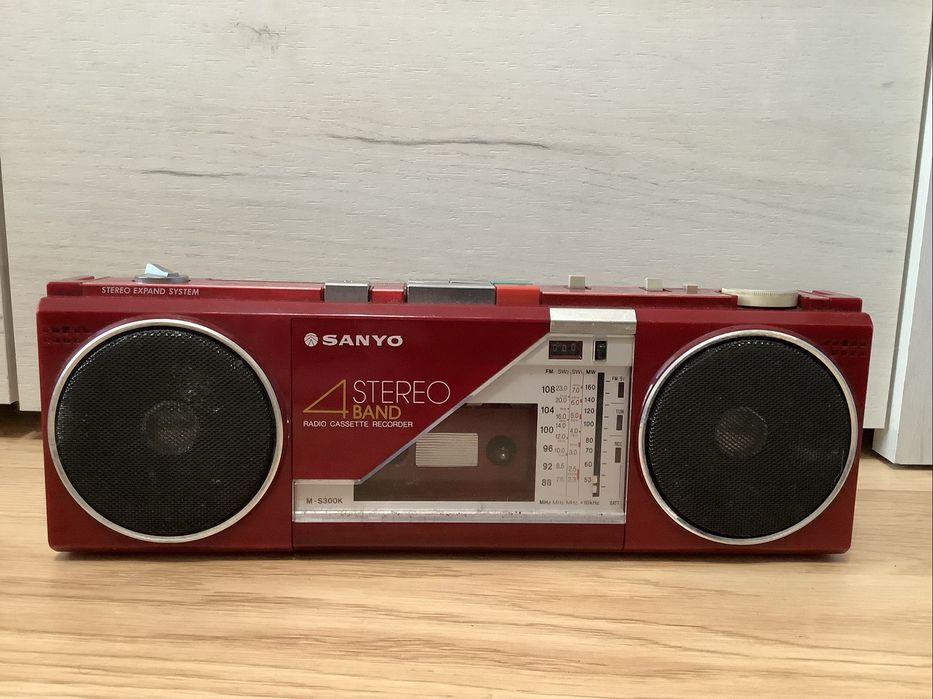 2 radiocasetofoane Sanyo , M-S300K și M 1950F, defecte
