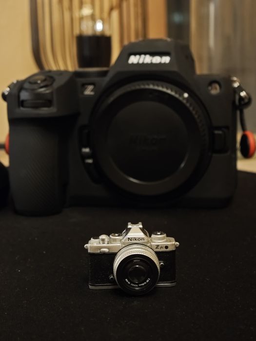 Miniatura Nikon Zfc (Gashapon - Nikon Z fc)