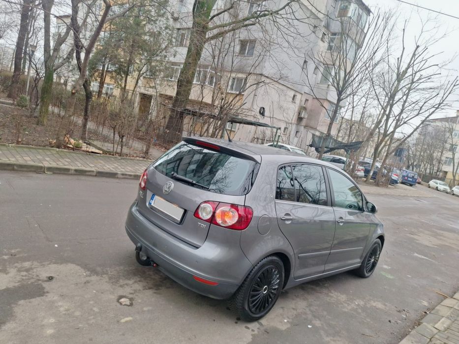 Vw GOLF Plus > 1.9 TDI > 2008 > Trapă >Climă >Senzori PARCARE > Cârlig