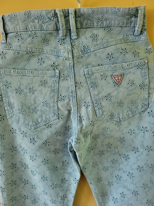 Чисто нови оригинални дънки на Guess