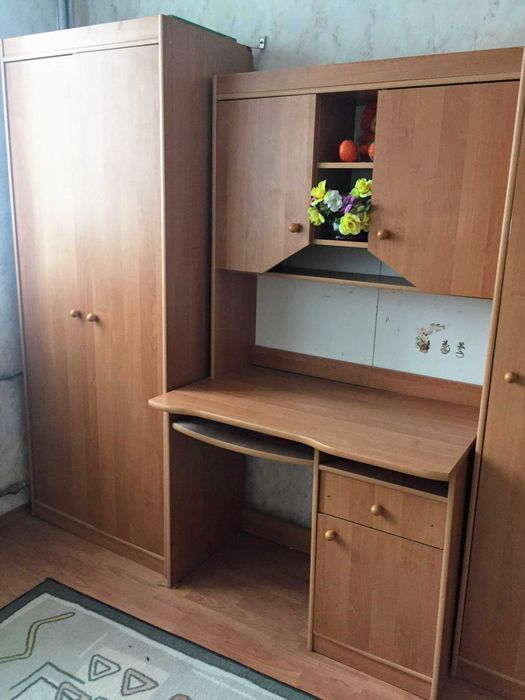 Продавам секция в много добро състояние