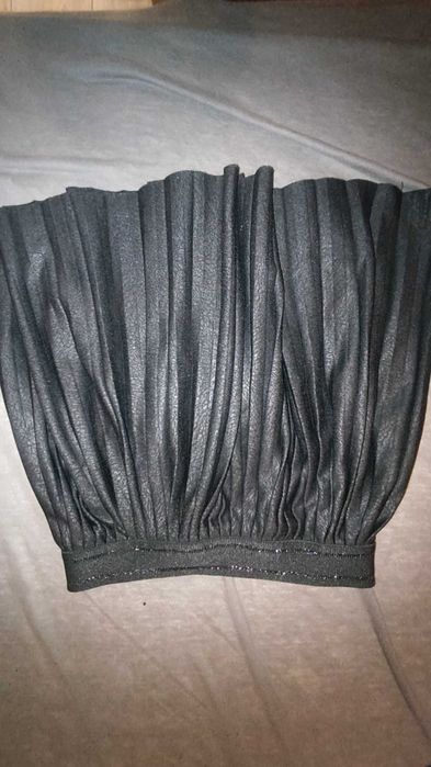 Детска пола размер 6-7 г