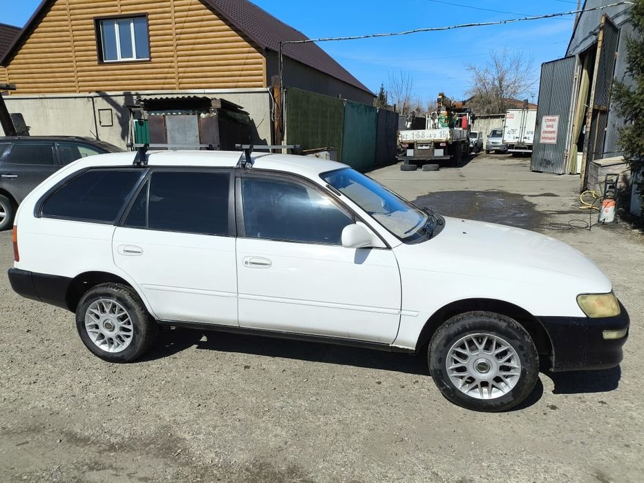 Продам машину Тойота каролла