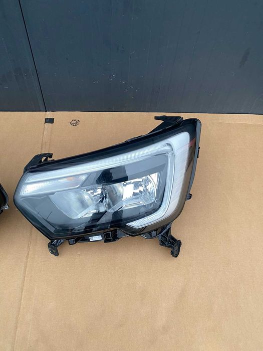 Far faruri complete Renault Master 4 2020+ originale led ca noi
