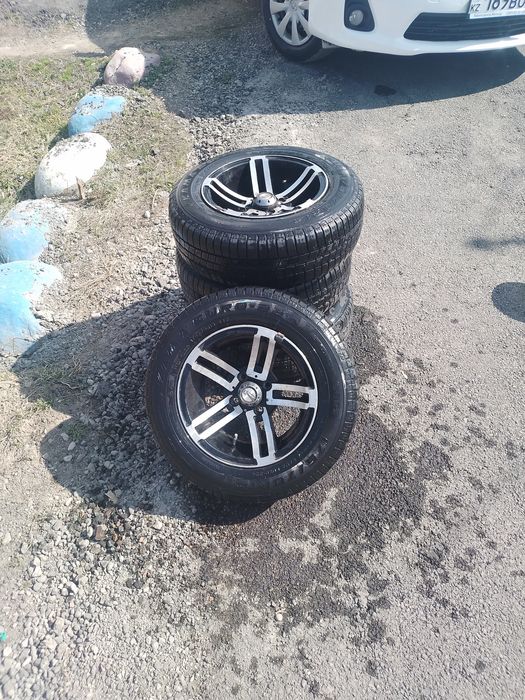 Комплект диски с шинами продам титанки r13