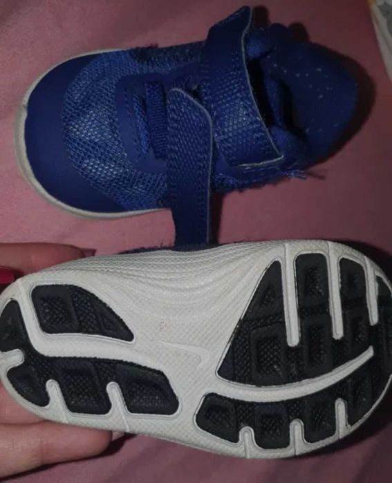 Adidasi nike,marimea 18.5