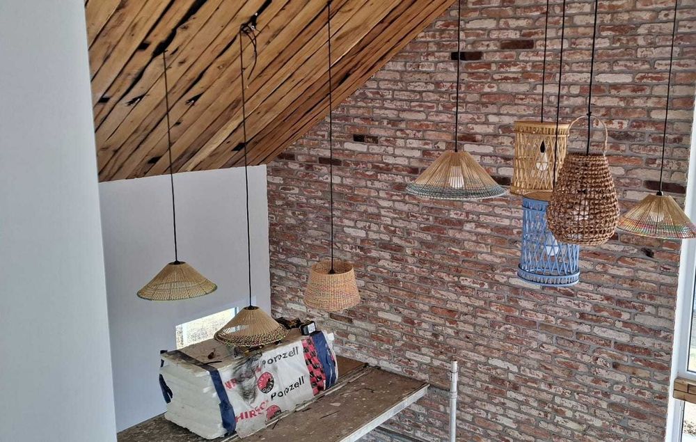 De vanzare casa cu piscina la lac Apa