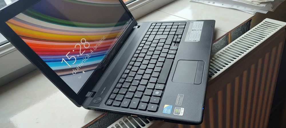 Laptop Acer Aspire 5742G, 15” Intel i5, windows 8, sau SSD Windows 10