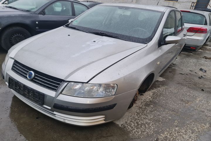 Contact cu cheie Fiat Stilo 2001 1.6 MT (103 hp)