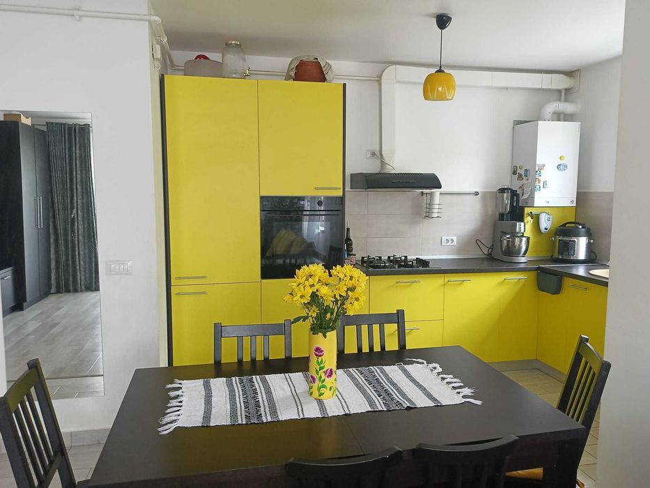 Apartament spațios și luminos de vanzare
