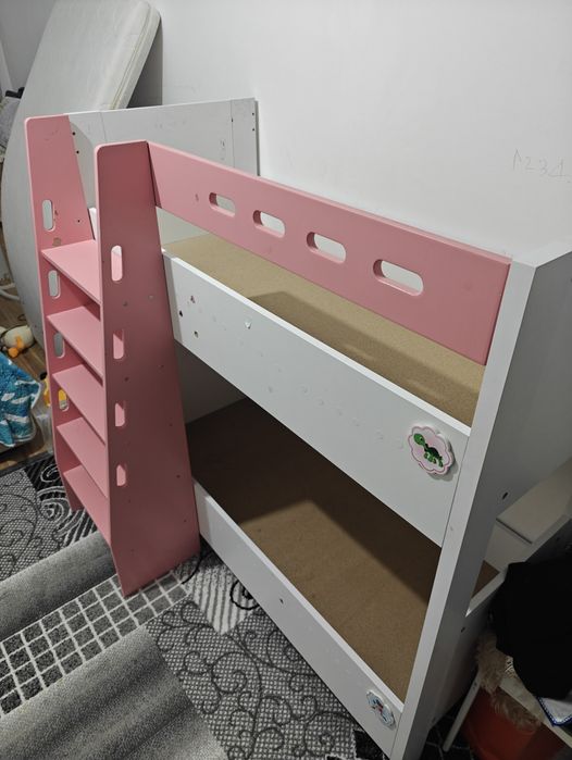 Продаю б/у двухярусный кровать.