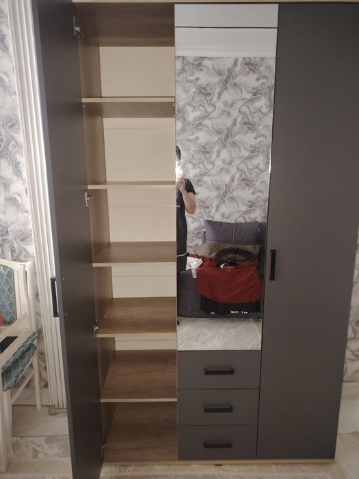 Срочно продам шкаф