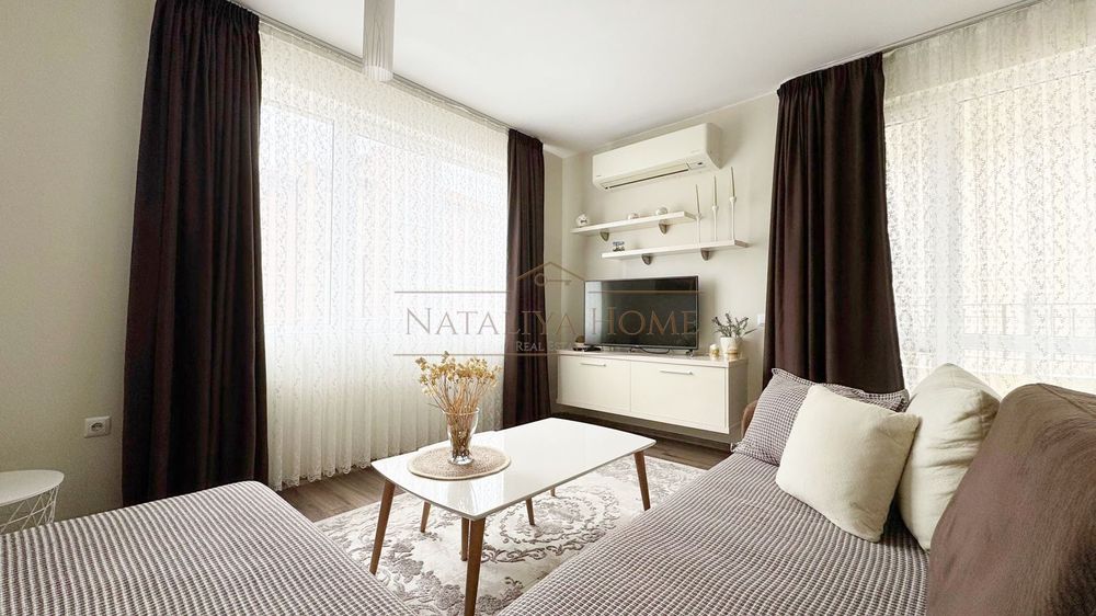 Продава се Тристаен апартамент в Бургас, Сарафово - 110 кв.м за 2200 €/кв.м - Снимка #1