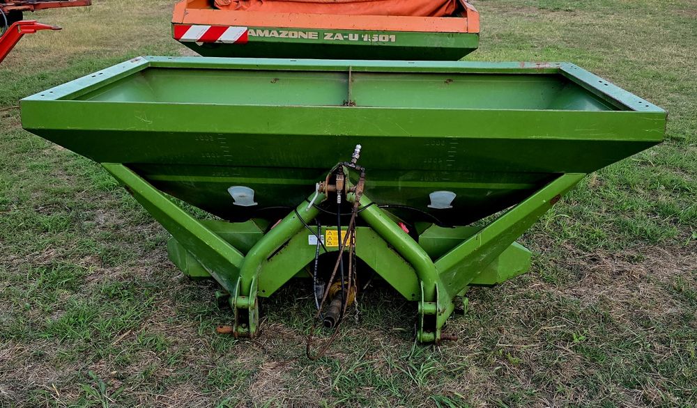Distribuitor ingrasaminte Amazone ZAU 1000 1500 1800 kg mig azot mea prelata
