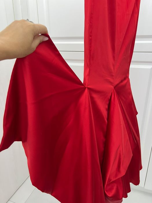 Vand rochie rosie saten
